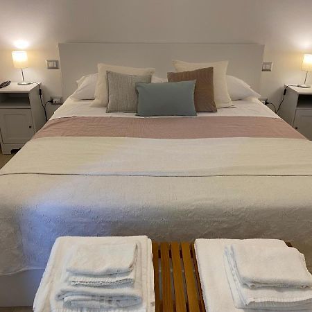 Modern City Apartment 모데나 외부 사진