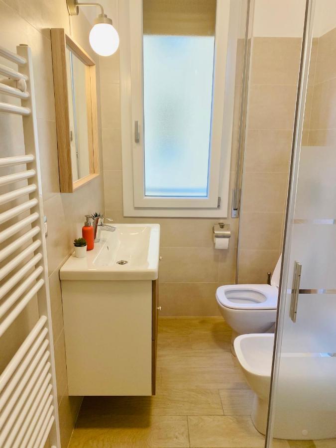 Modern City Apartment 모데나 외부 사진