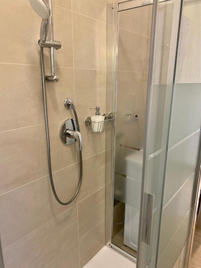 Modern City Apartment 모데나 외부 사진