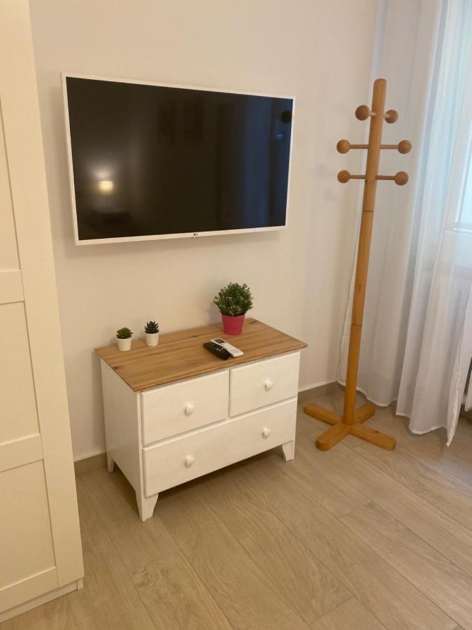Modern City Apartment 모데나 외부 사진