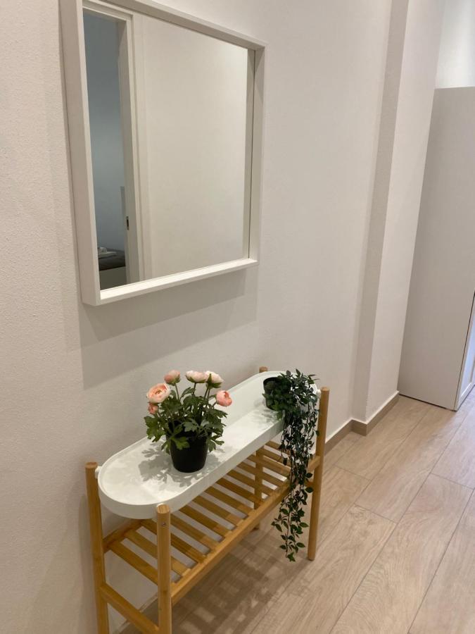 Modern City Apartment 모데나 외부 사진